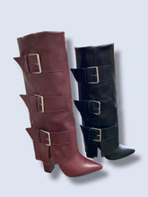 Stivali con fibbie 9621